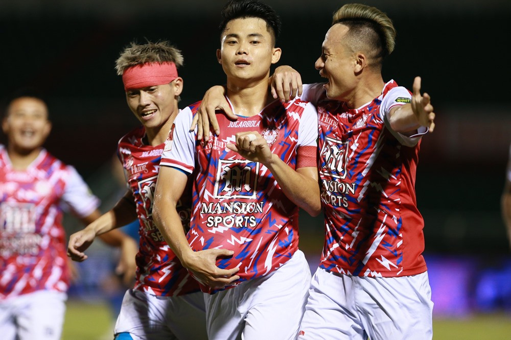 tphcm vs binh dinh 2.jpg