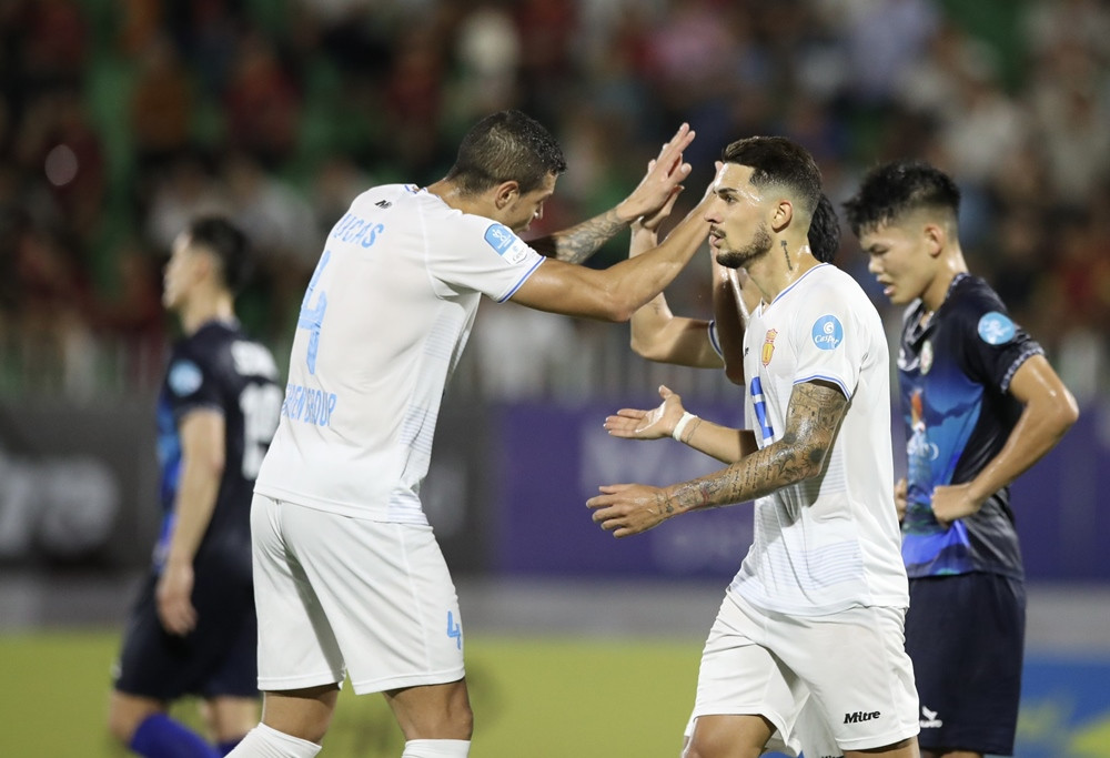 binh dinh vs nam dinh 1.jpg