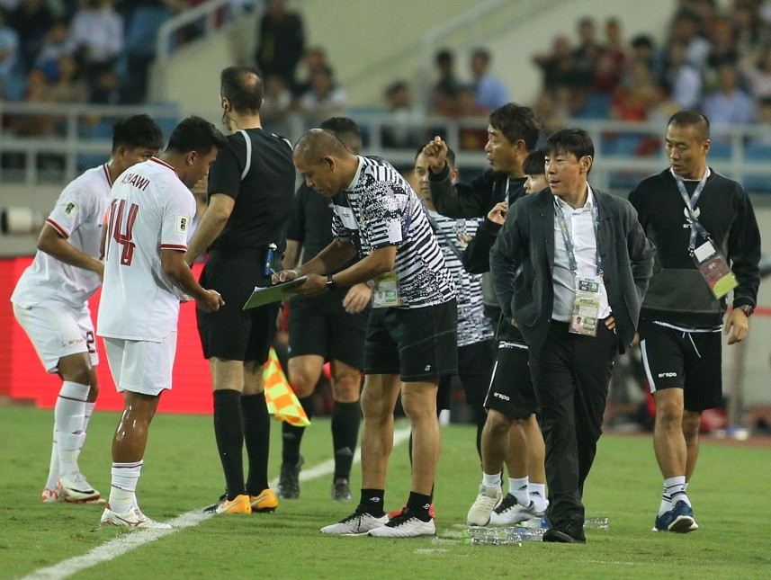 shin tae yong gay.jpg