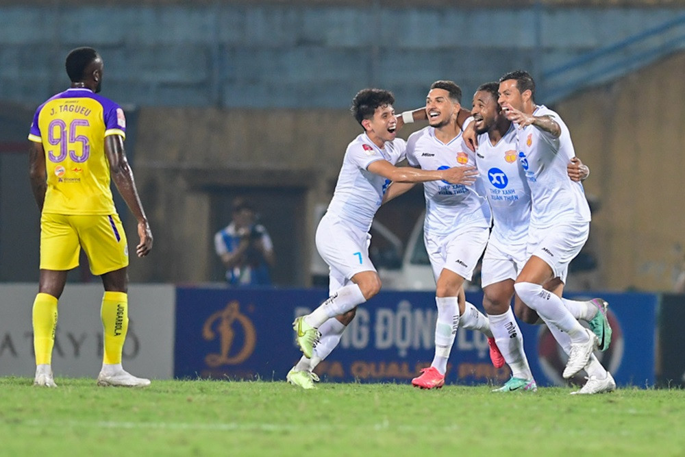 ha noi vs nam dinh 2.jpg