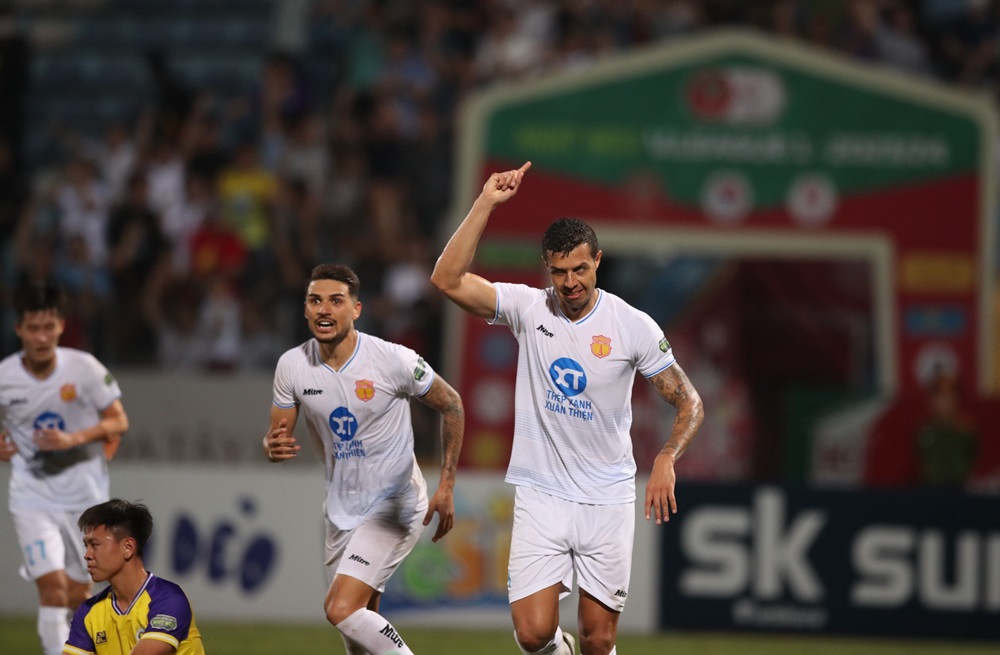 ha noi vs nam dinh 2.jpg