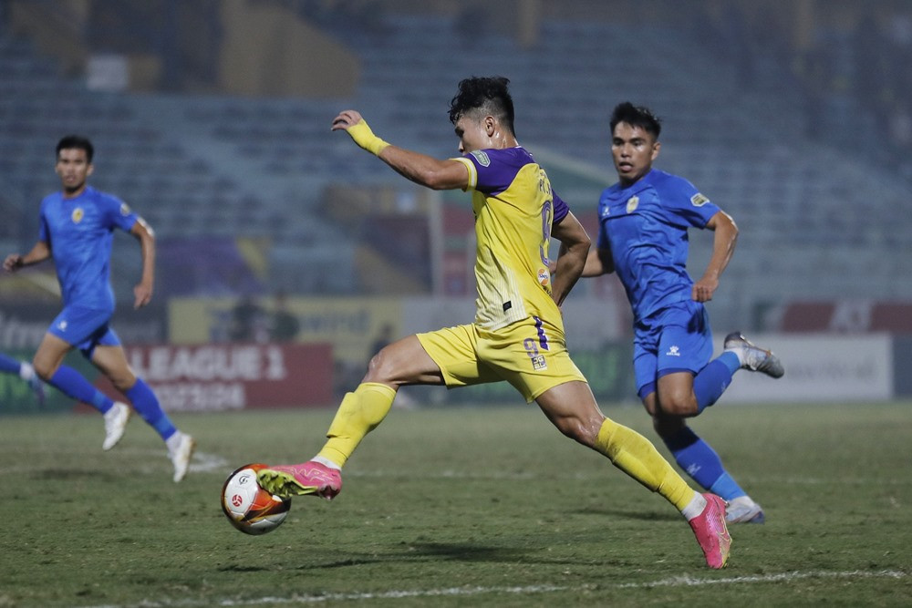 ha noi vs quang nam 2.jpg