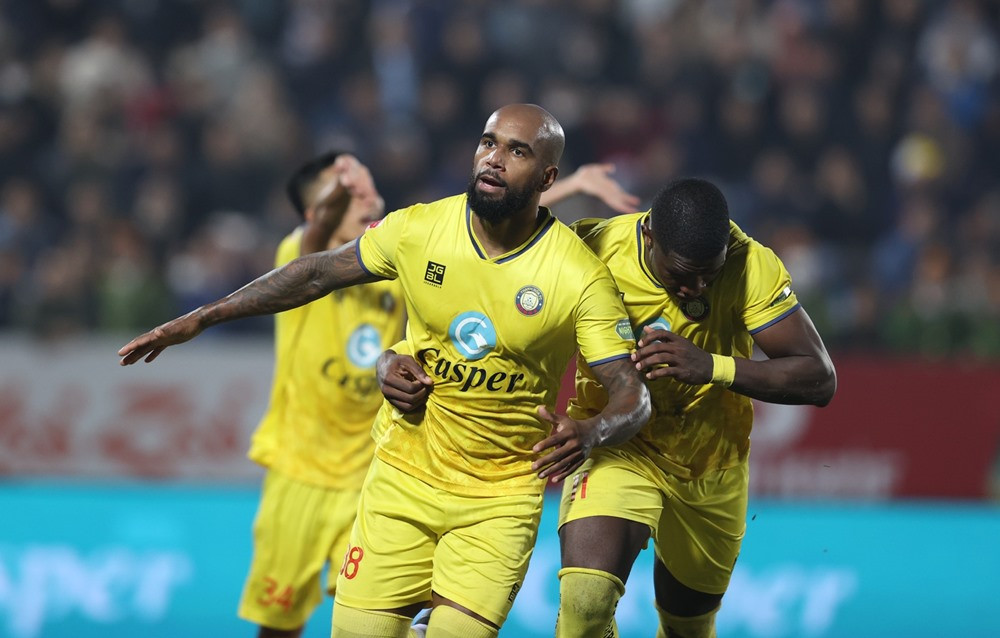 nam dinh vs thanh hoa 2.jpg