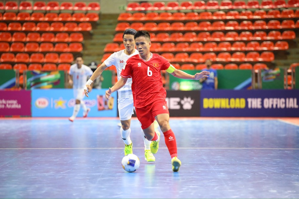 futsal viet nam 1 cleanup.jpg