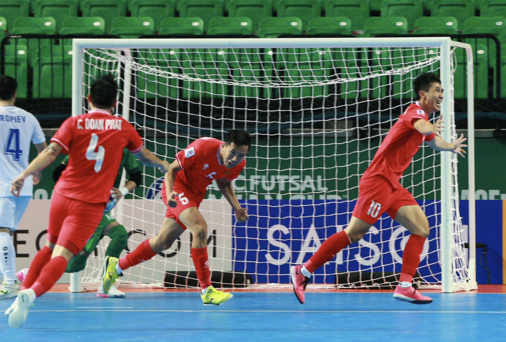 futsal viet nam uzbekistan 3.jpg