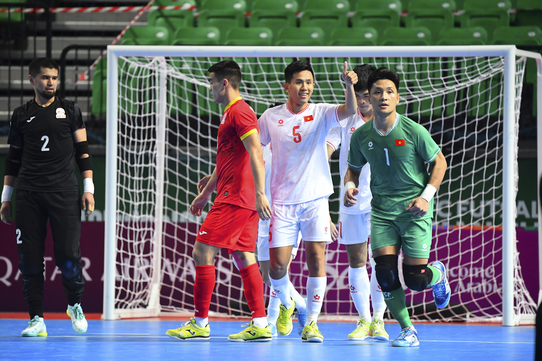 futsal viet nam kyrgyzstan afc 31.jpg