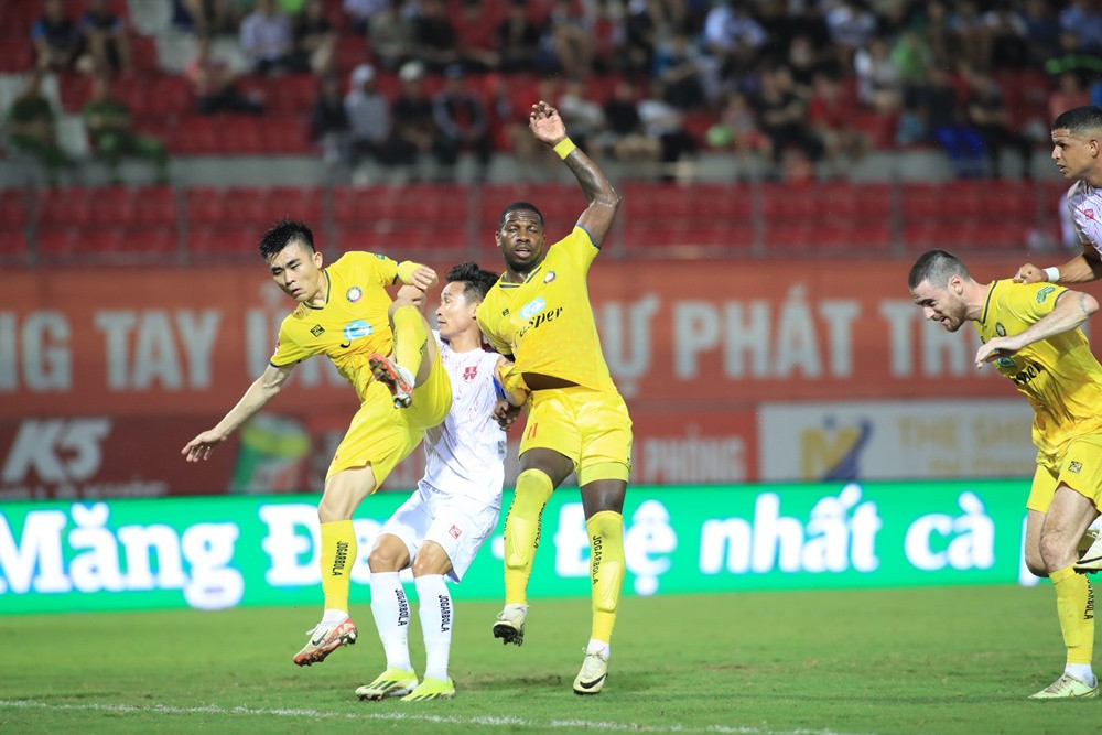 hai phong vs thanh hoa 3.jpg
