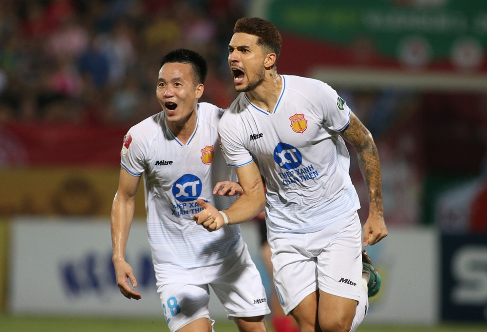 cahn vs nam dinh.jpg