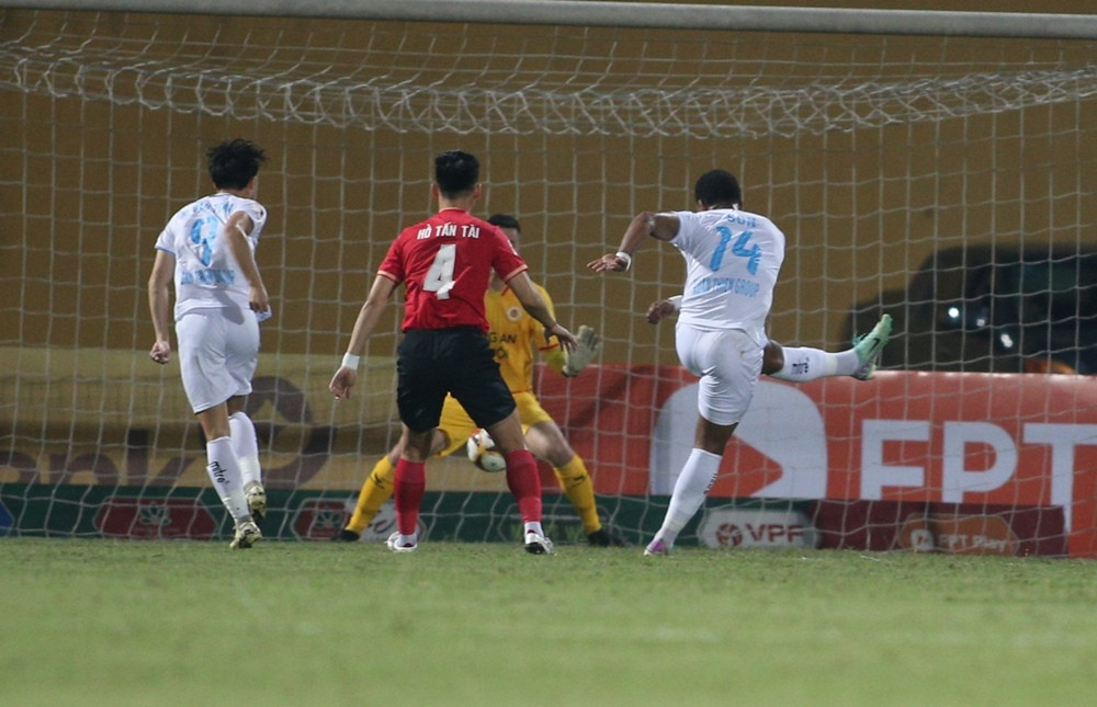 cahn vs nam dinh 3.jpg