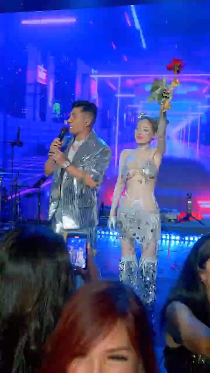 Lương Bằng Quang quay vlog cùng Ngân 98