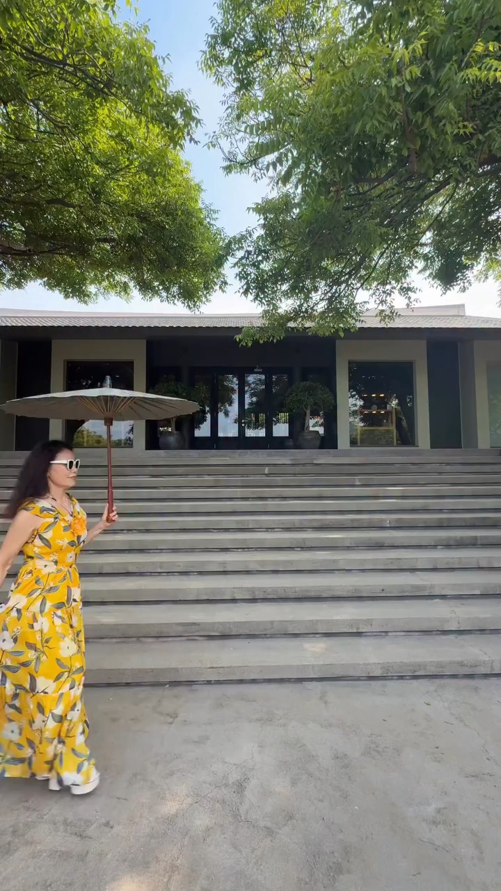 Clip bà Ngọc Hương du lịch cùng con gái Hồ Ngọc Hà