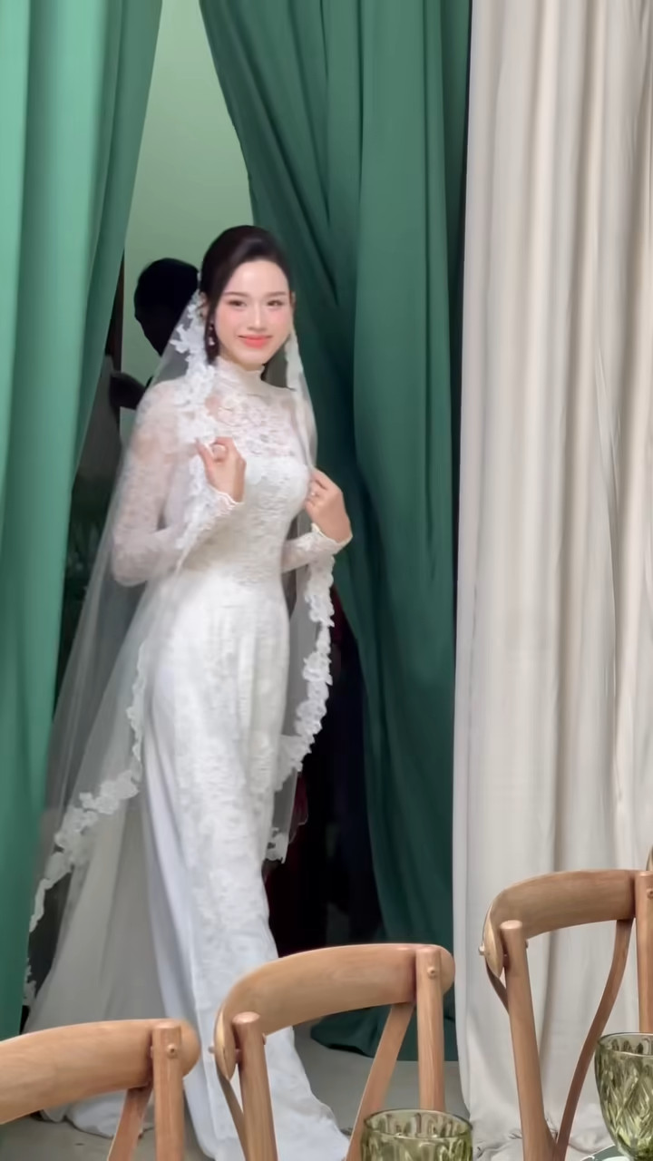 Hoa hậu Đỗ Thị Hà trong ngày trọng đại