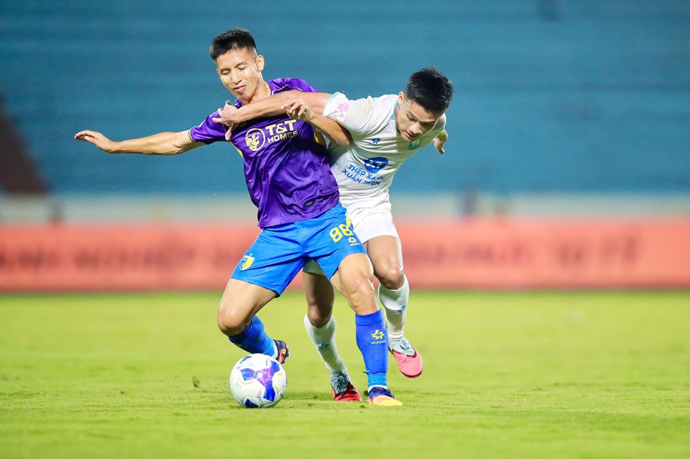 Nam Dinh vs Ha Noi 1.jpg