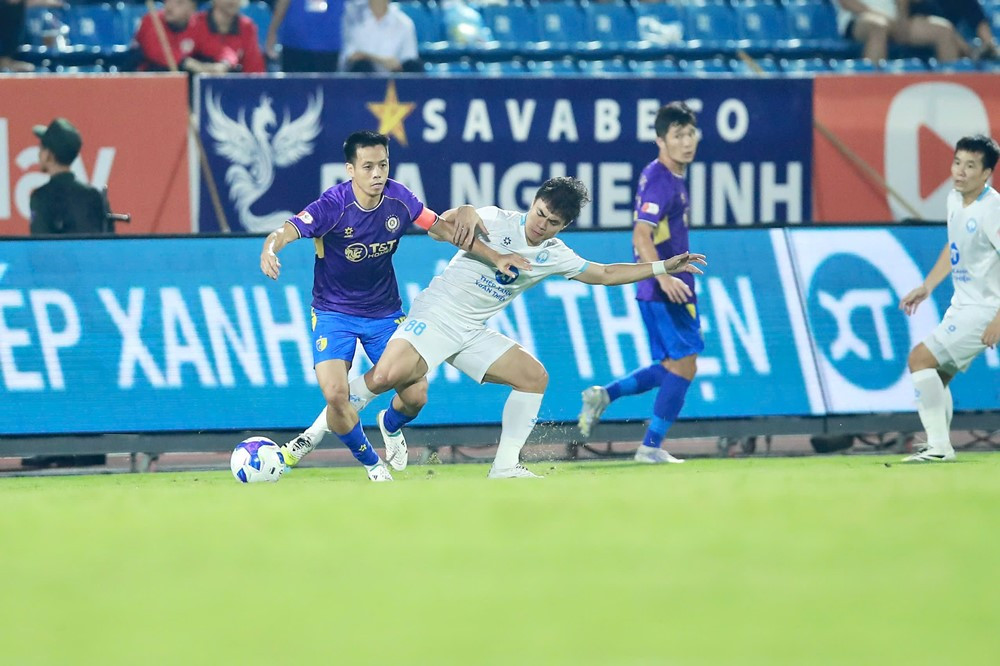 Nam Dinh vs Ha Noi 3.jpg