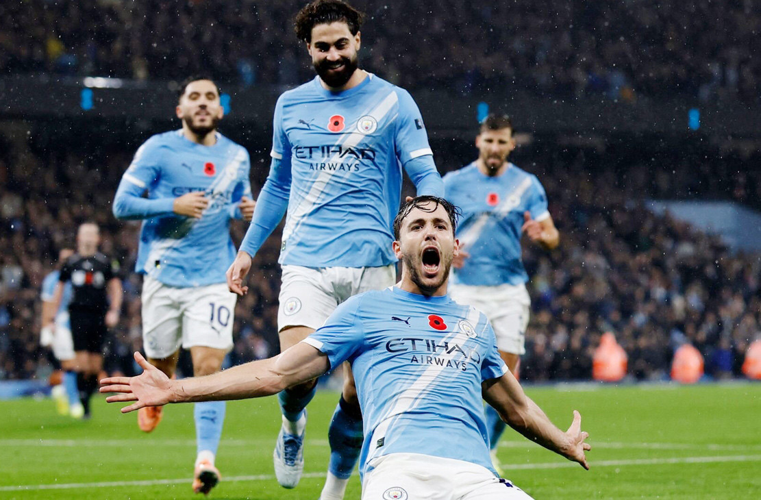 resources_premierleague_pulselive_com 2025 11 09T172020Z_1692670119_UP1ELB91C5U4T_RTRMADP_3_SOCCER ENGLAND MCI LIV.jpg