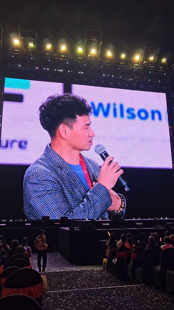 Cục trưởng Xuân Bắc ngưỡng mộ Đan Trường live concert