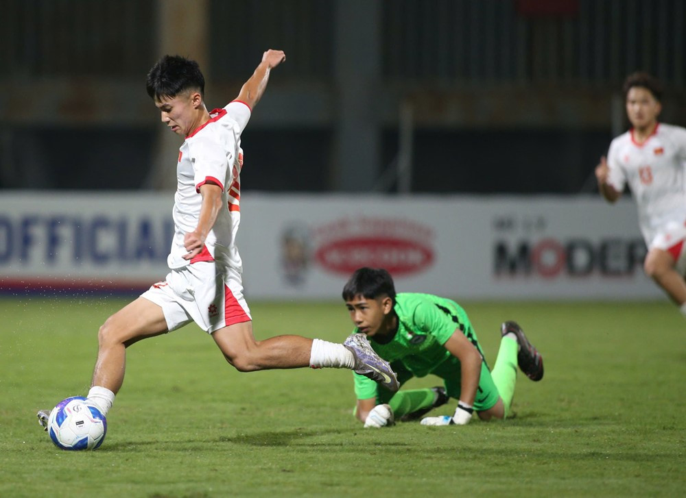 u17 viet nam vs u17 singapore 6.jpg