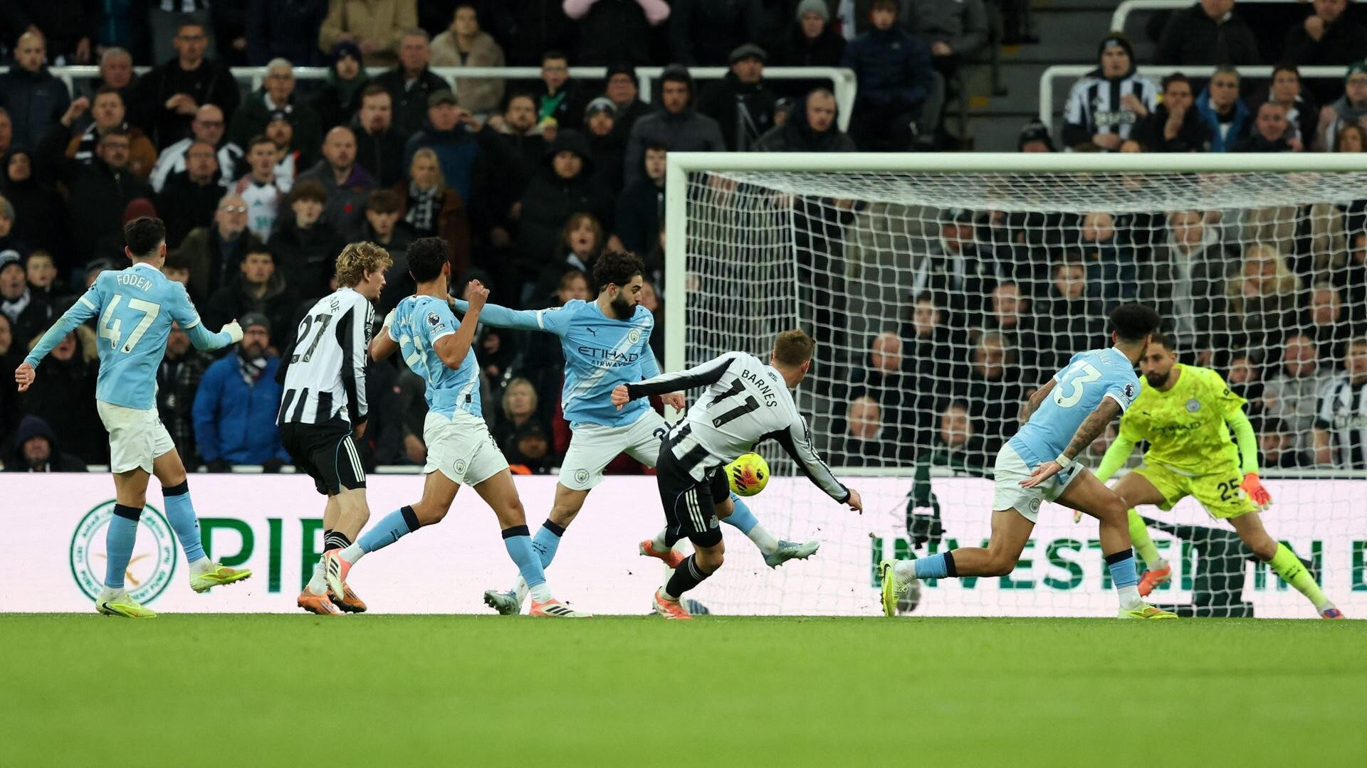 resources_premierleague_pulselive_com 2025 11 22T185322Z_662974360_UP1ELBM1GGWT8_RTRMADP_3_SOCCER ENGLAND NEW MCI (2).jpg