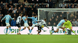 resources_premierleague_pulselive_com 2025 11 22T185322Z_662974360_UP1ELBM1GGWT8_RTRMADP_3_SOCCER ENGLAND NEW MCI (2).jpg