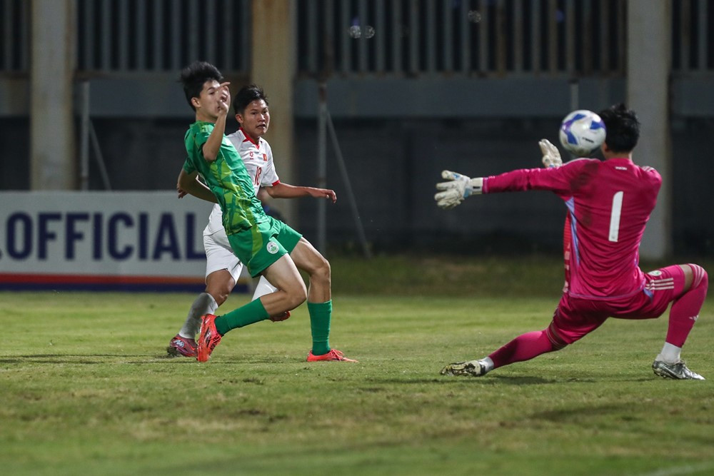 u17 viet nam vs u17 macau 1.jpg