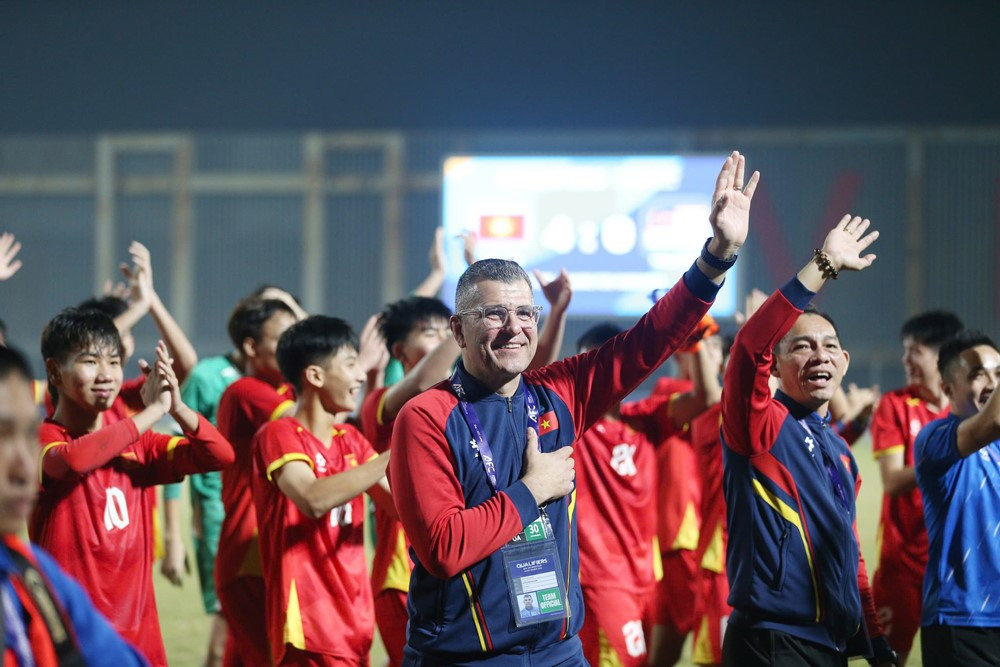 U17 Việt Nam lập kỳ tích, thắng đậm Malaysia đoạt vé dự VCK châu Á cristiano roland.jpg