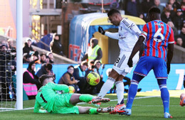 resources_premierleague_pulselive_com 2025 11 30T120742Z_92471088_UP1ELBU0XOS4Z_RTRMADP_3_SOCCER ENGLAND CRY MUN.jpg