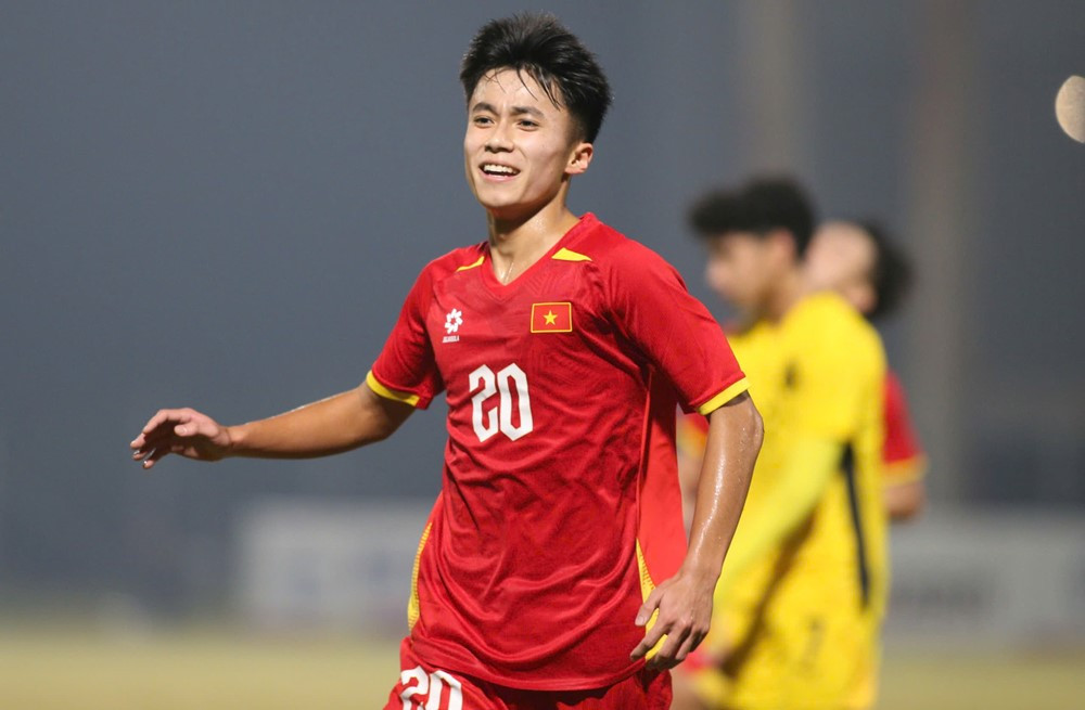 U17 Việt Nam lập kỳ tích, thắng đậm Malaysia đoạt vé dự VCK châu Á https://vms-files.vietnamnet.vn/vps_images/000001/000003/2025/11/30/u17-viet-nam-vs-u17-malaysia-2-2268.jpg?width=0&s=XUEttKvsP5bgoWM0NTlonQ