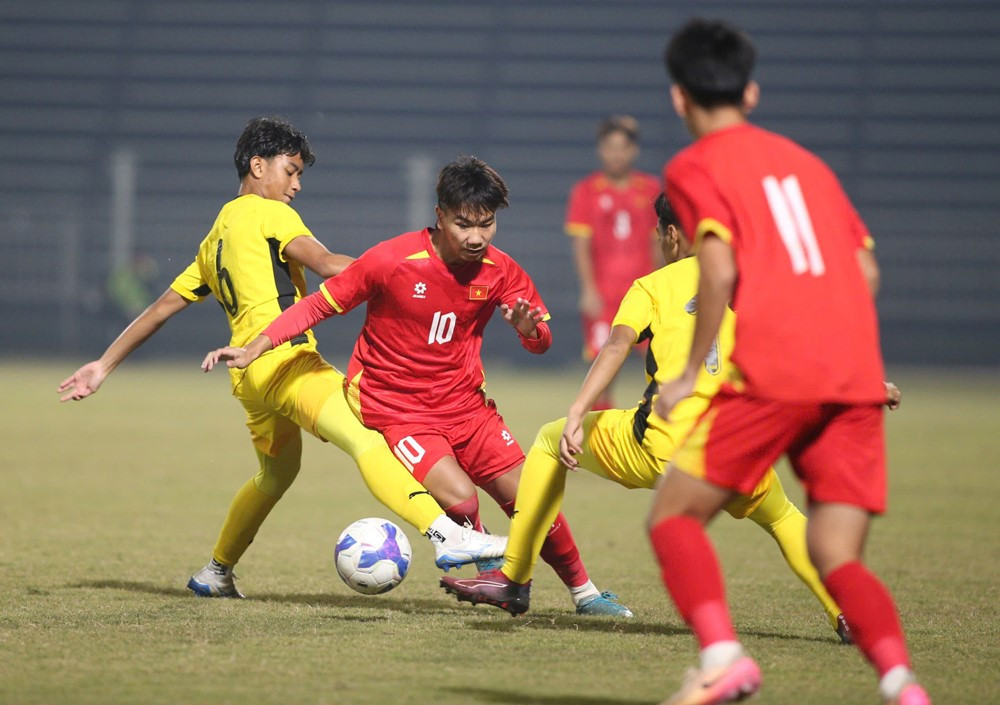 U17 Viet Nam vs U17 Malaysia 3.jpg