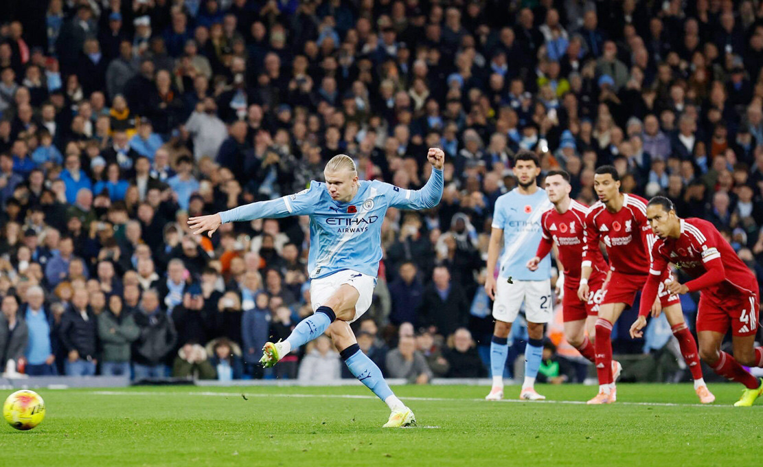 resources_premierleague_pulselive_com 2025 11 09T164534Z_1521809469_UP1ELB91AJX1P_RTRMADP_3_SOCCER ENGLAND MCI LIV.jpg