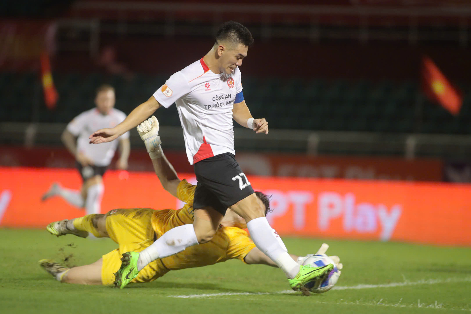 Tien Linh Van Lam 2.jpg