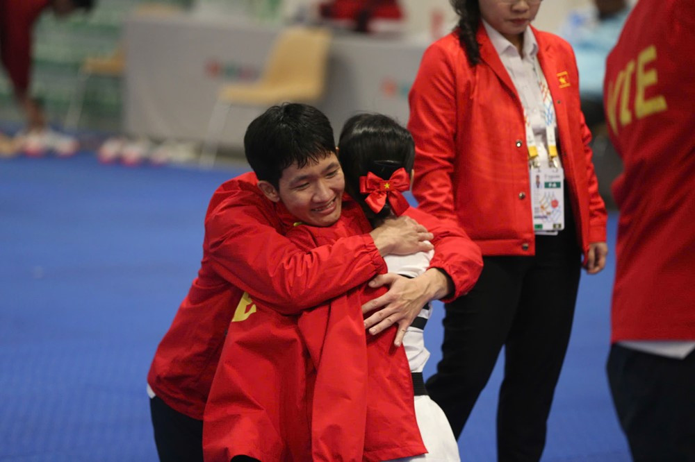 trong phuc kim ha taewondo 1.jpg