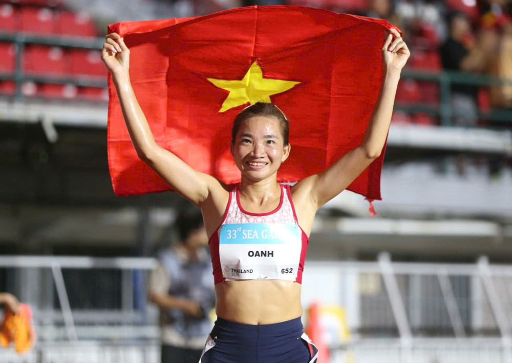 nguyen thi oanh hcv chay 5000m 4.jpg