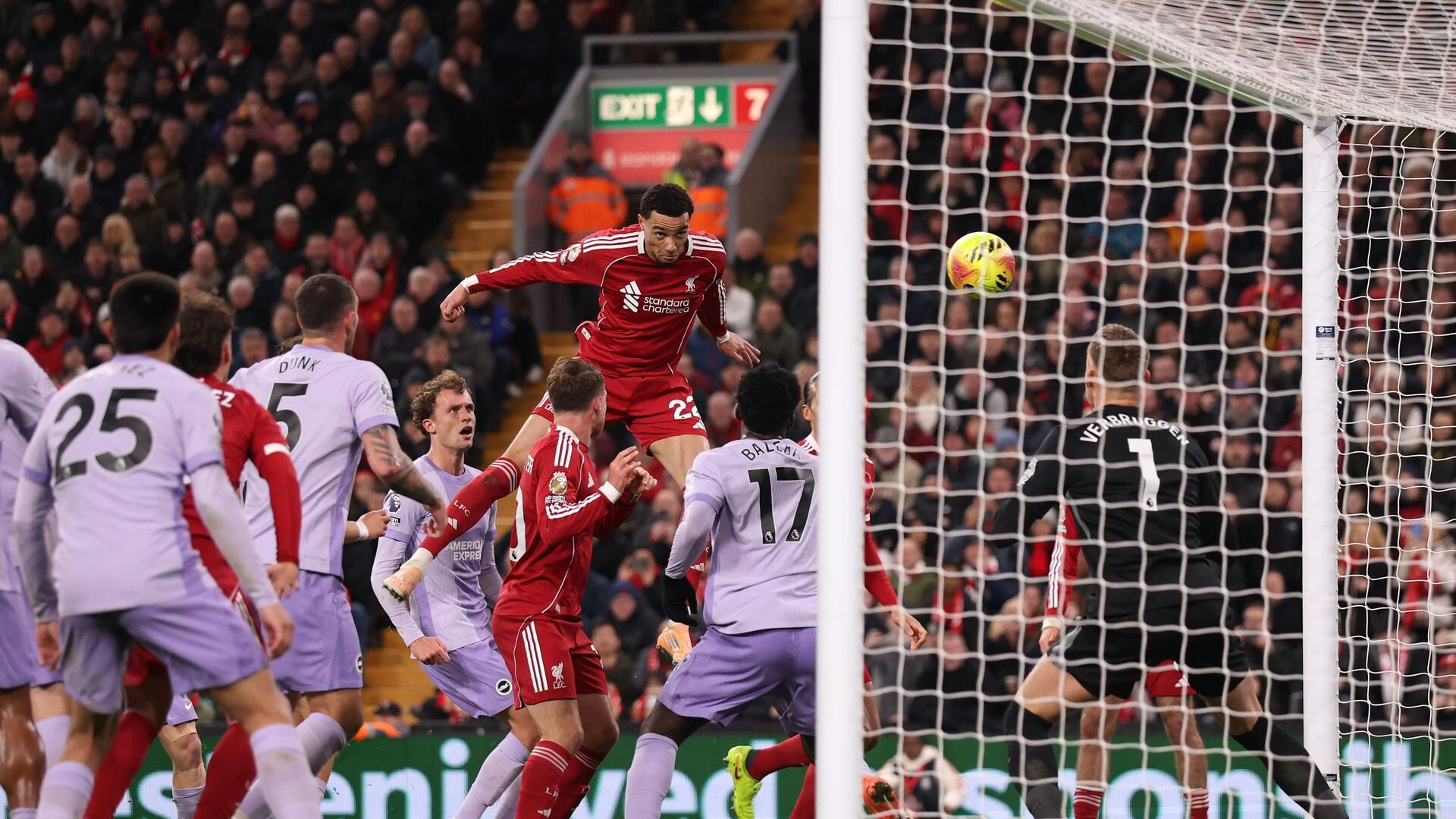 resources_premierleague_pulselive_com 2251050652.jpg