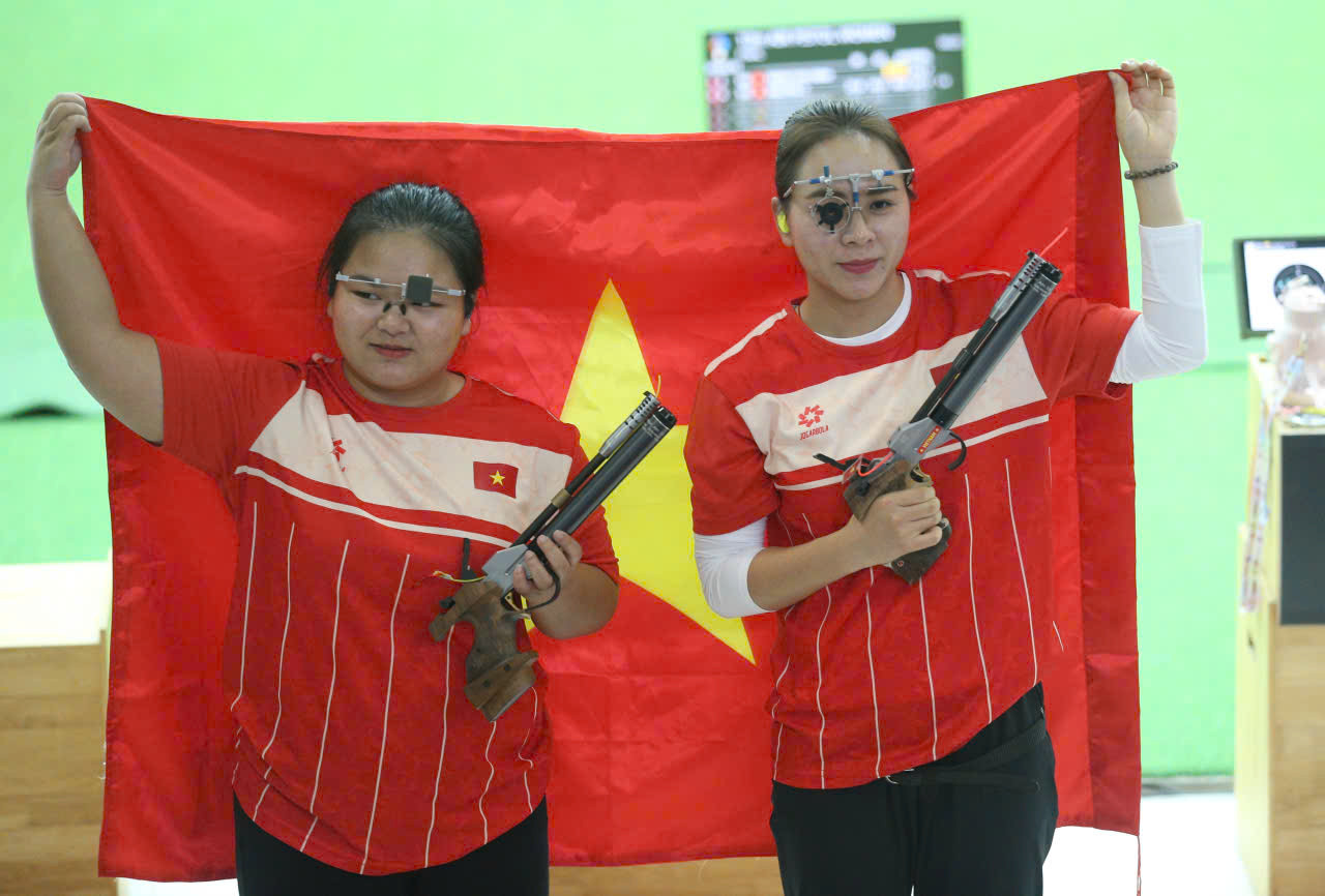 ban dung viet nam trinh thu vinh.jpg