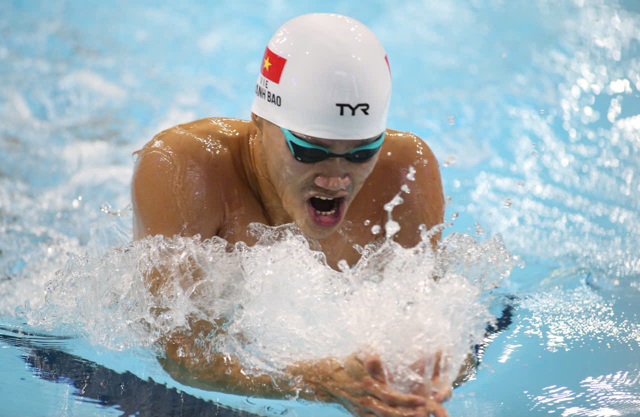 pham thanh bao hcv boi 200m ech.jpg