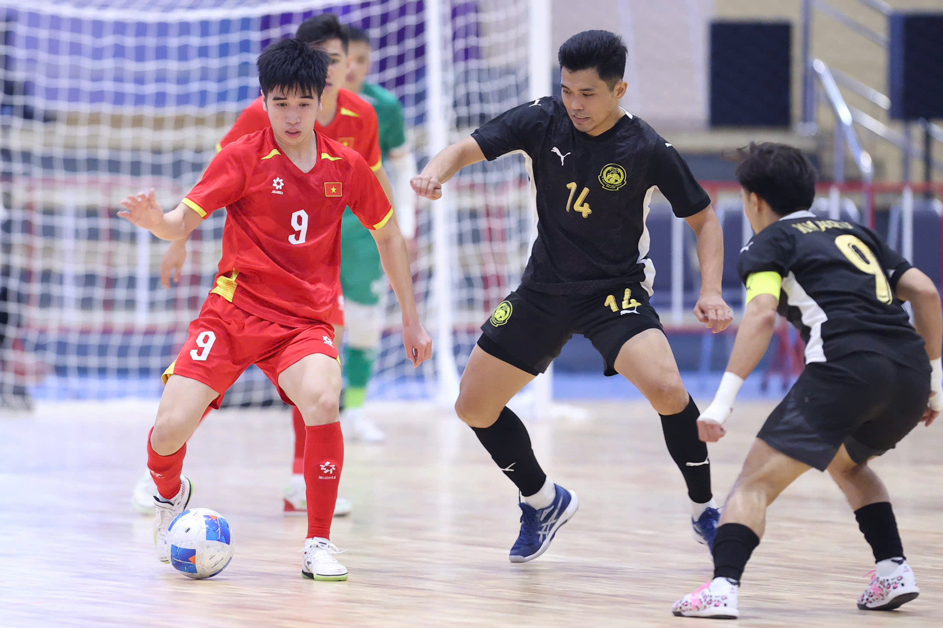 Futsal Viet nam Malaysia 1.jpg