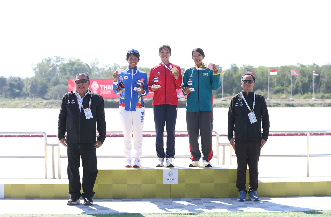 ho thi duy hcv rowing 1.jpg