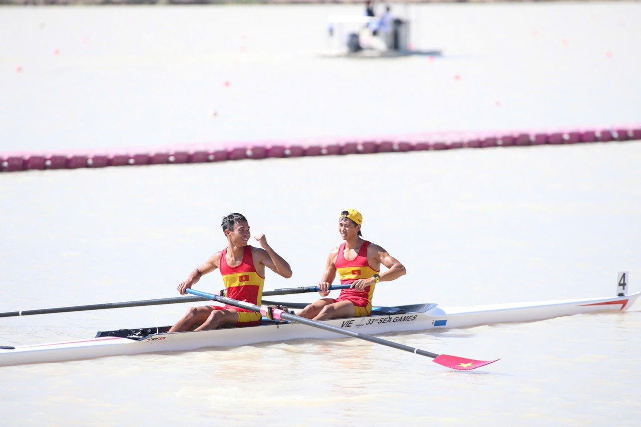 rowing hcv doi nam.jpg