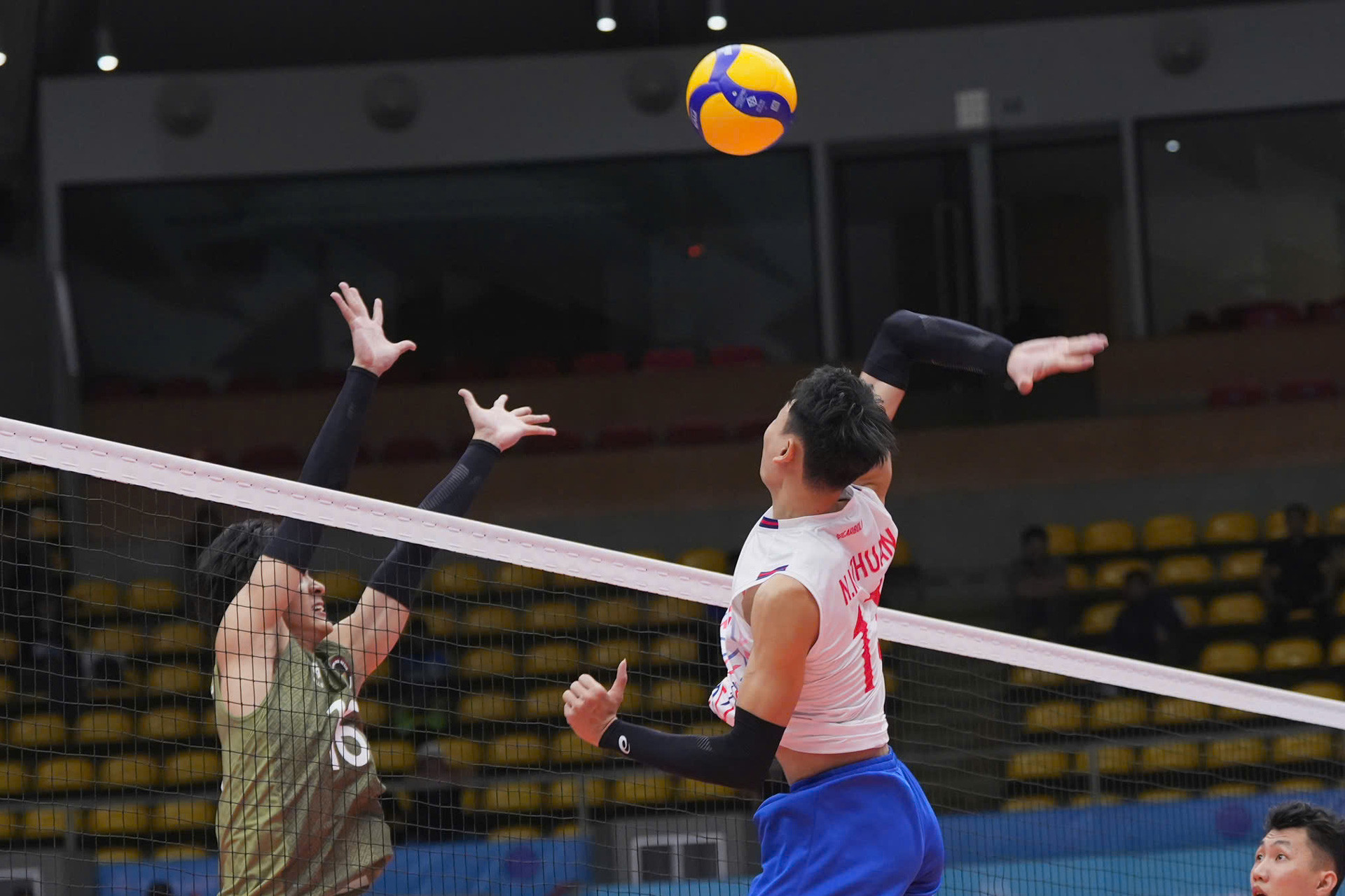 Bong chuyen nam Viet Nam Indonesia 4.jpg