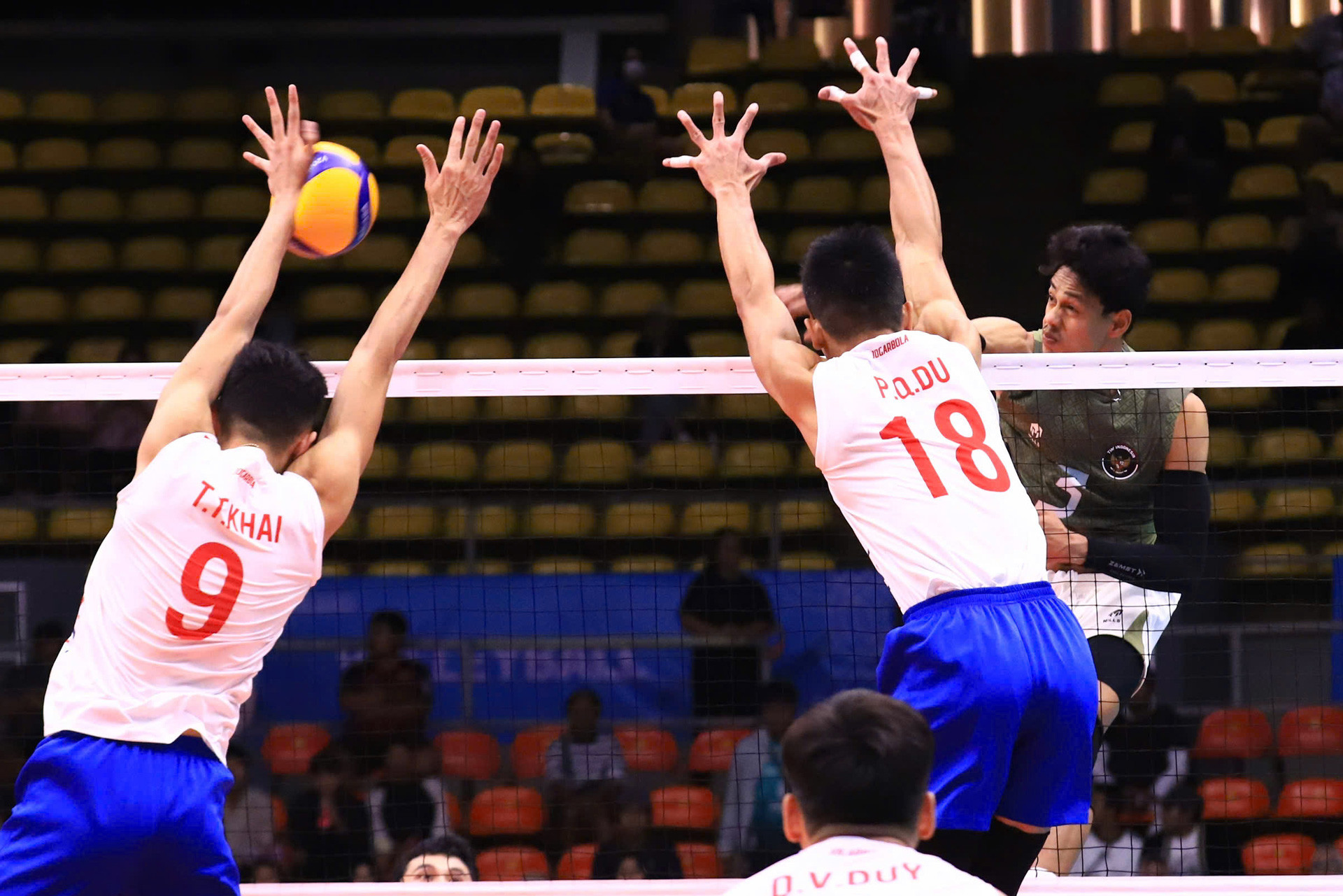 Bong chuyen nam Viet Nam Indonesia 7.jpg