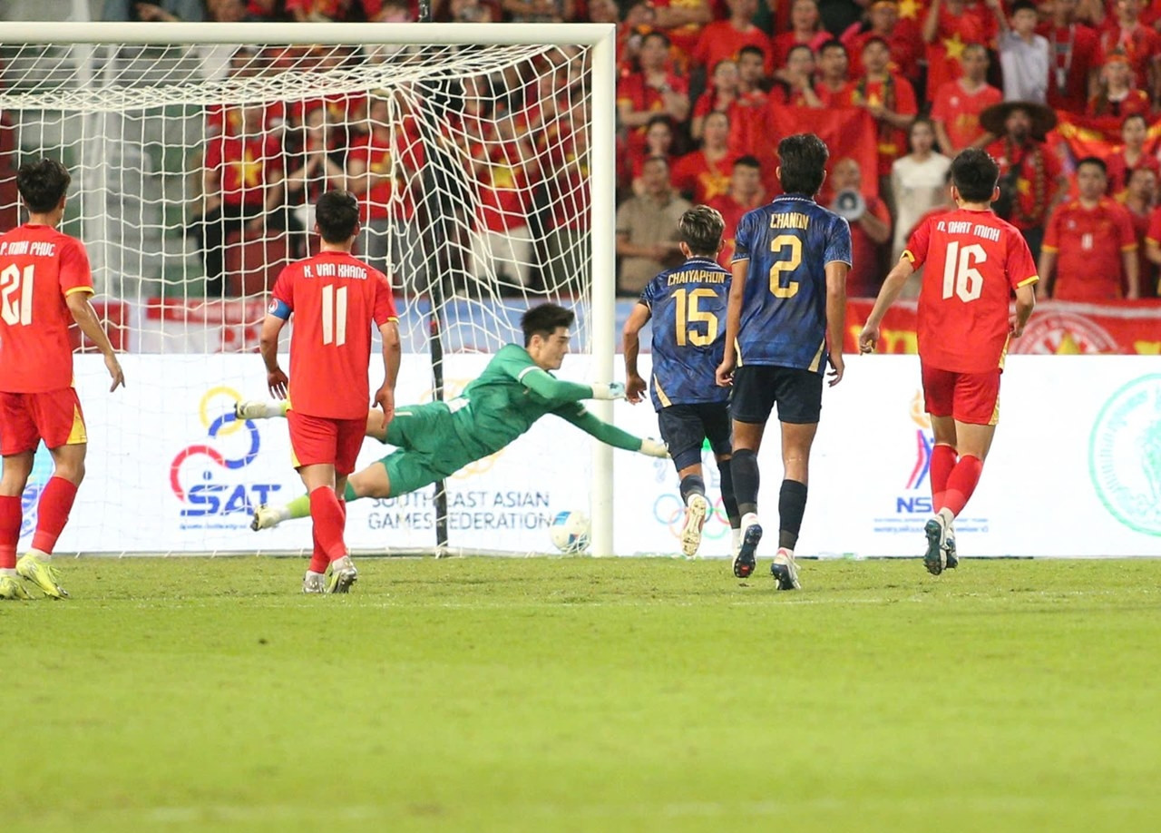 https://vms-files.vietnamnet.vn/vps_images/000001/000003/2025/12/18/u22-viet-nam-vs-u22-tha-lan-1-3186-3189.jpg?width=0&s=t5yy75GvIMAL4HtopBiJNg