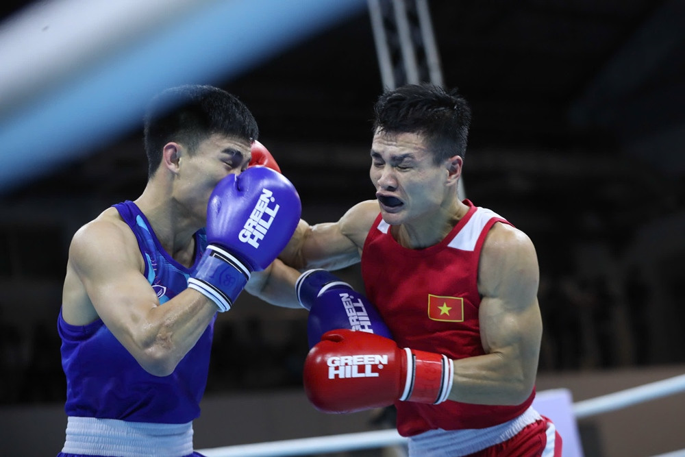https://vms-files.vietnamnet.vn/vps_images/000001/000003/2025/12/19/van-duong-boxing-2-3379.jpg?width=0&s=keo2n6sygEfJTosvI8bCiw