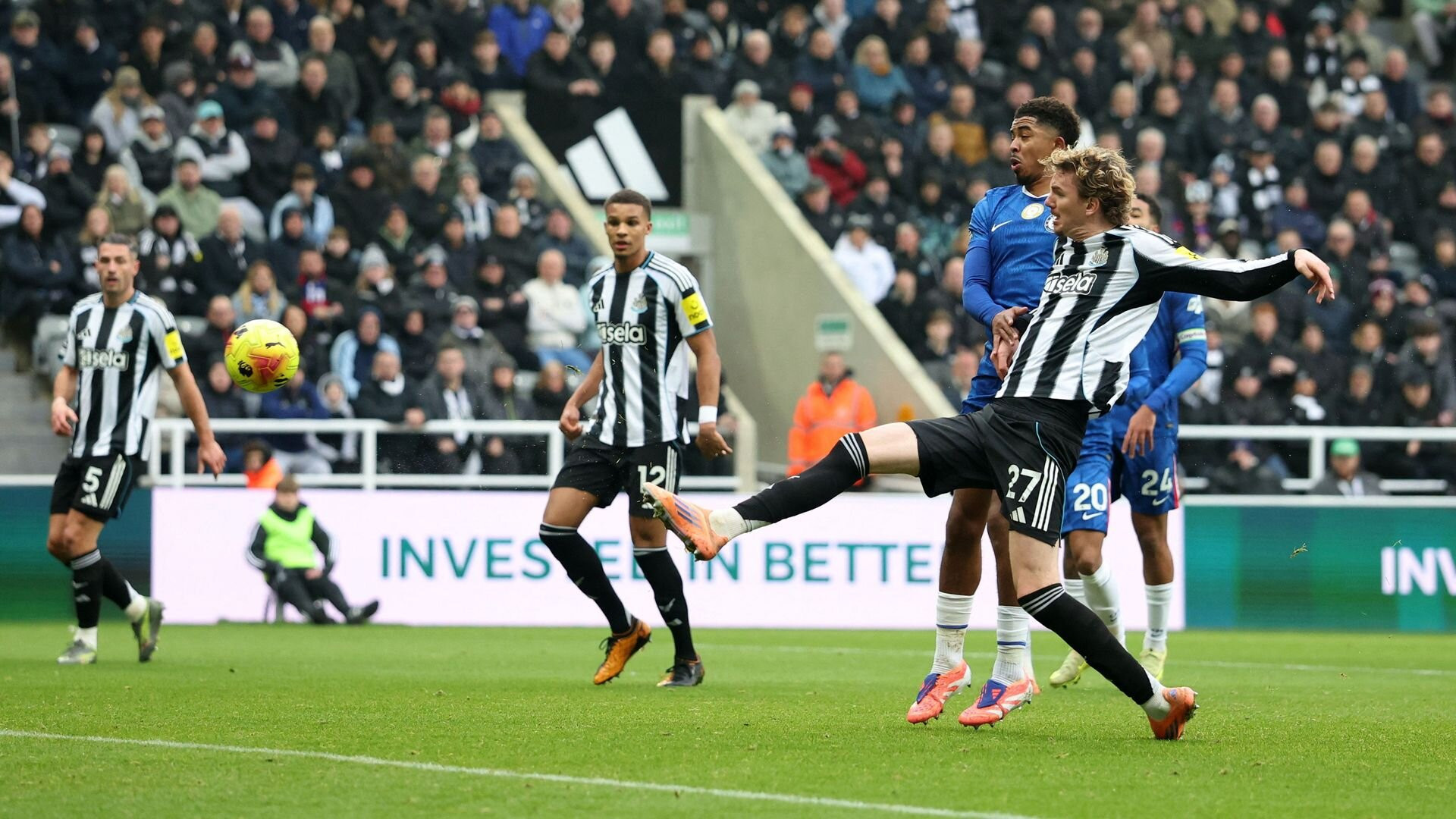 resources_premierleague_pulselive_com 2025 12 20T125415Z_1006446189_UP1ELCK0ZUDAO_RTRMADP_3_SOCCER ENGLAND NEW CHE (1).jpg