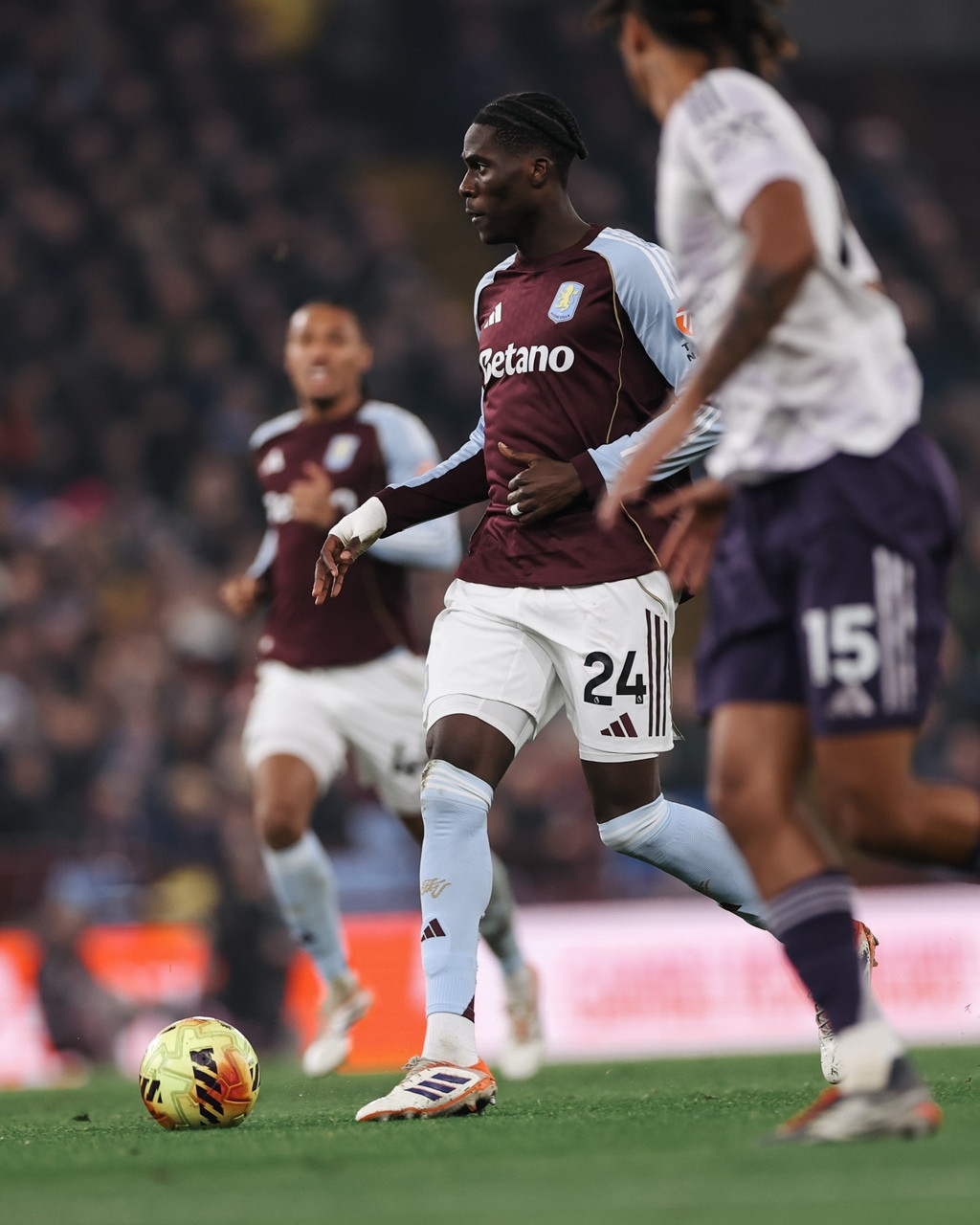 aston villa vs mu 1.jpg