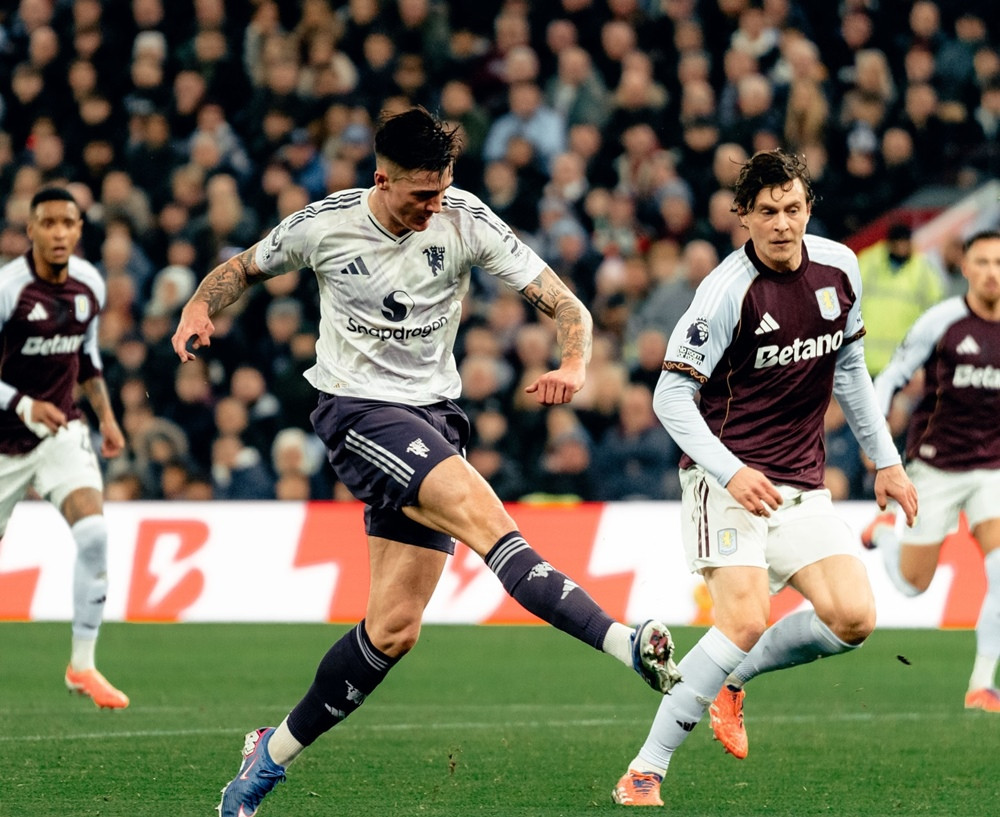 aston villa vs mu 2.jpg