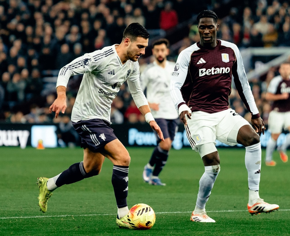 aston villa vs mu 3.jpg