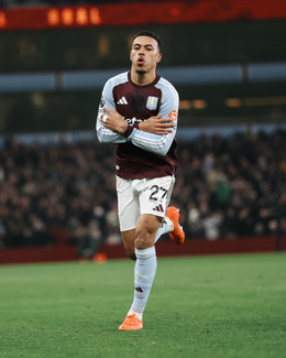 https://vms-files.vietnamnet.vn/vps_images/000001/000003/2025/12/22/aston-villa-vs-mu-374.jpg?width=0&s=M0Jxdo9G9OrMpwoeSS0CTw