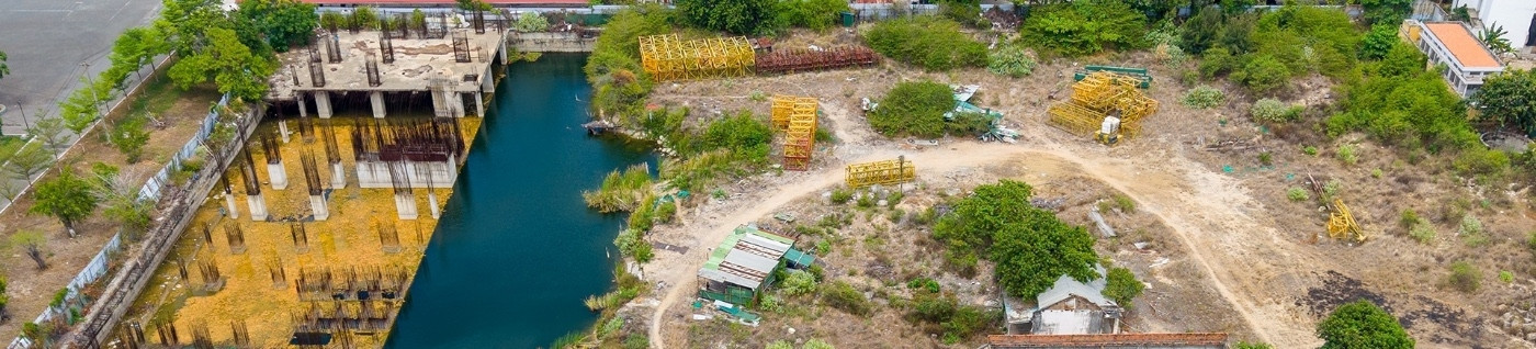 Đất vàng bỏ hoang ở Nha Trang