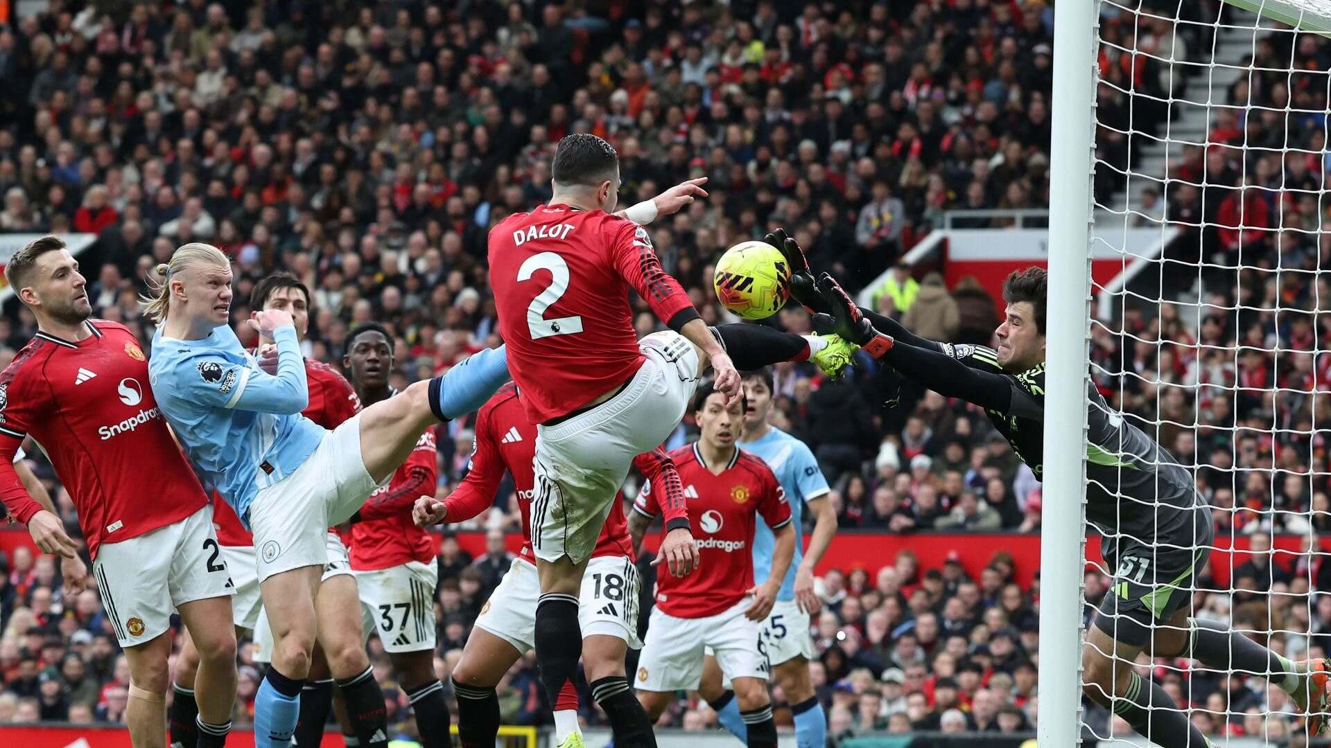 resources_premierleague_pulselive_com 2256118983.jpg