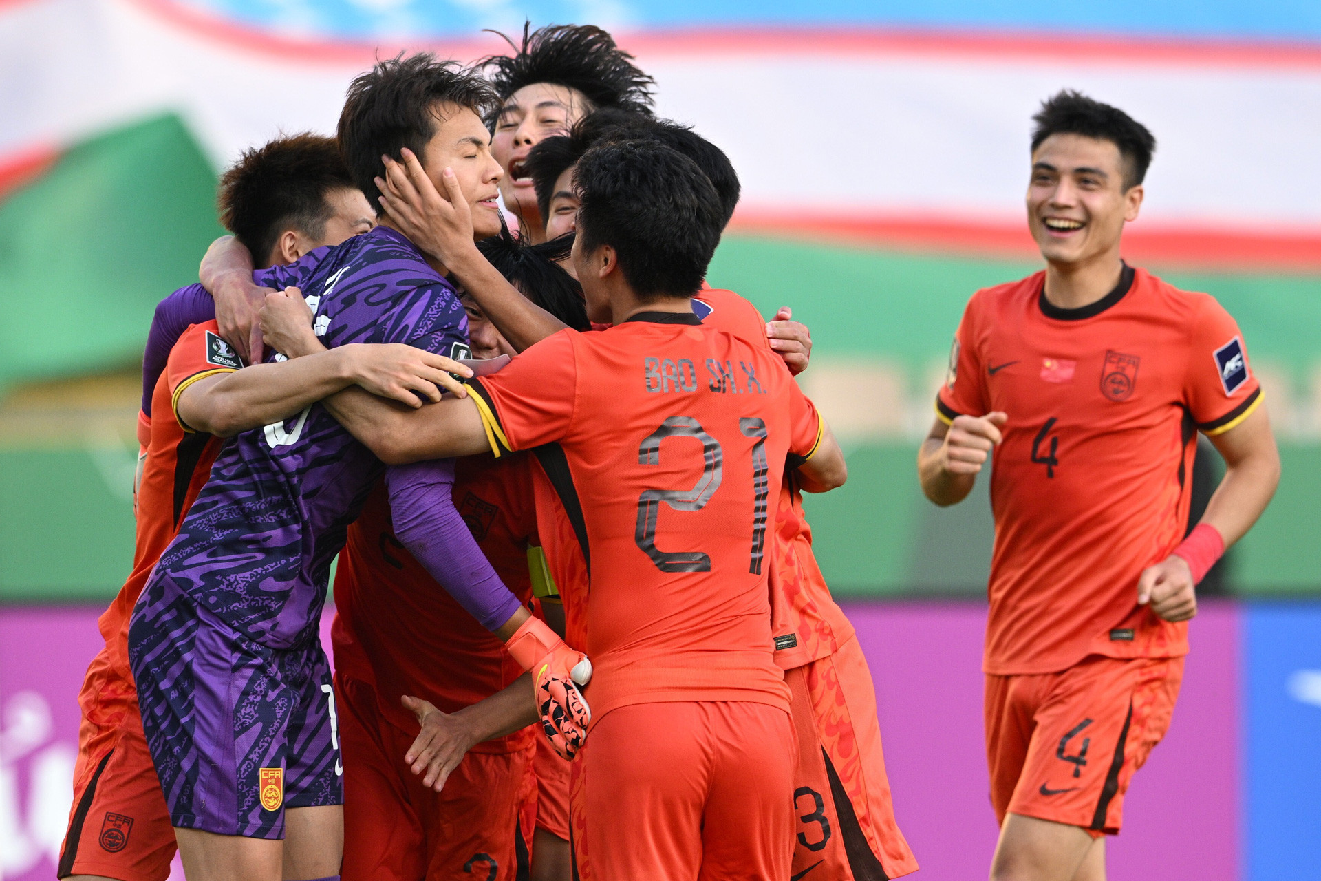 U23 Uzbekistan U23 Trung Quoc 0 0.jpg